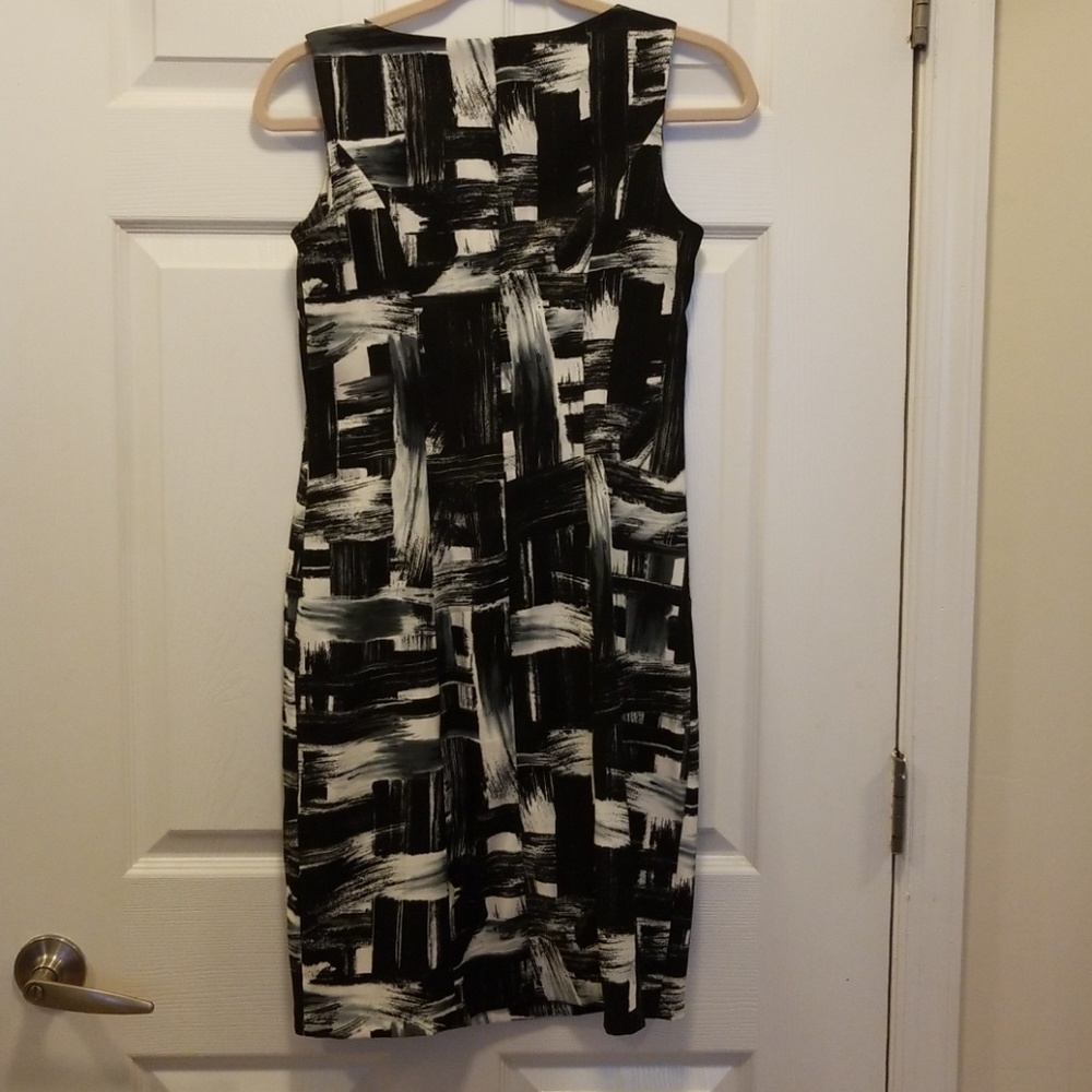 Cute Black and White Shift Dress - Picture 4 of 5